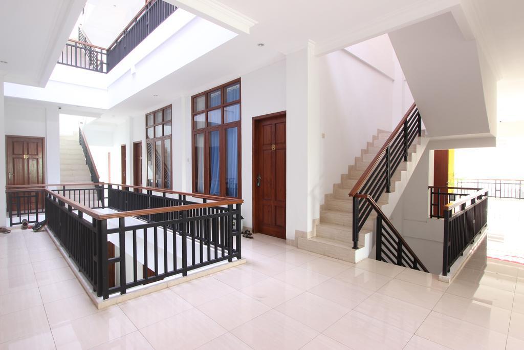 Reddoorz @ Plemburan Hotel Sleman  Exterior photo